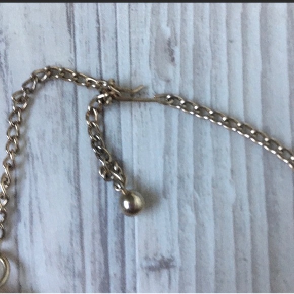 Vintage pink flowered necklace.
15 inches
Excellent condition! - Picture 4 of 5